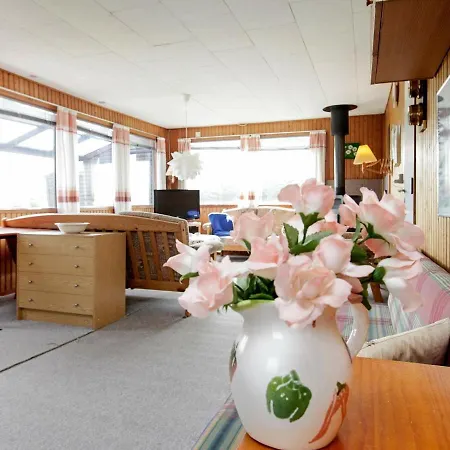 Two-bedroom Holiday In Lokken 25 펜션 *